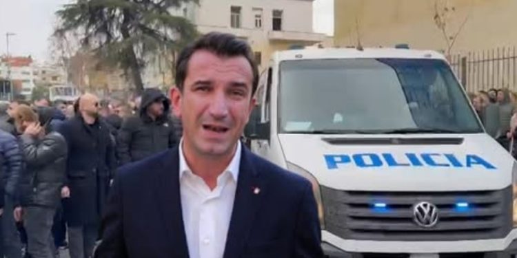 Incident/ E FUNDIT: Ndërpritet seanca për Veliajn, çfarë ndodhi brenda GJKKO…