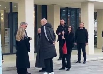 “Luftoni vetë për deputet”/ Rama me Socialistët e Fierit: Në listë të sigurt vetëm…