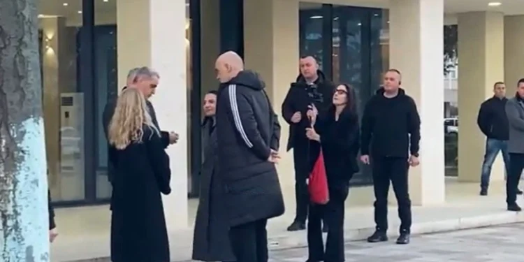 “Luftoni vetë për deputet”/ Rama me Socialistët e Fierit: Në listë të sigurt vetëm…