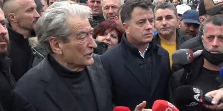 Protesta/ Ish-kreu i PD në Kukës: Berisha ka humbur, nuk ka çfarë ndryshon më…