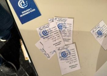 Incident në Primare/ Disa demokratë “kapen” duke votuar me karta false në qytetin…