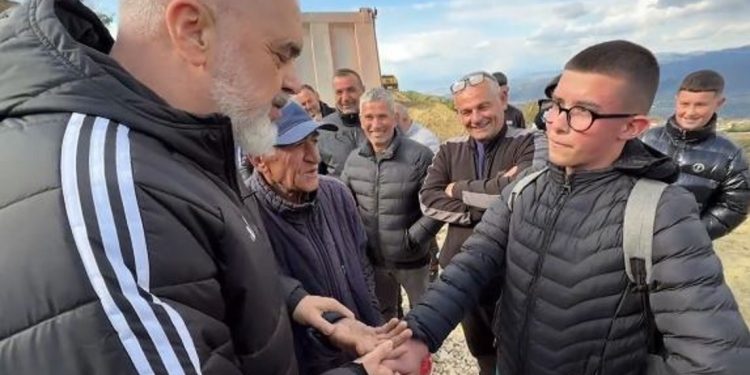 “Do të të ndjek këmba-këmbës”/ Çfarë i tha djali i vogël që “mërziti” kryeministrin Rama?