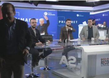 “Do bëni një p**dhë të madhe”.| Gazetarët e “gozhdojnë”, demokrati braktis studion (VIDEO)
