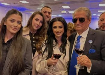 Plas “sherri” mes kandidateve të PD: Ne kemi deputete dikë që komenton Big Brotherin