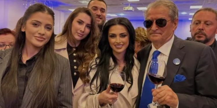 Plas “sherri” mes kandidateve të PD: Ne kemi deputete dikë që komenton Big Brotherin