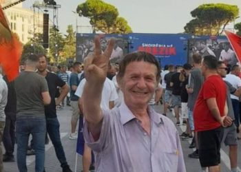 Nis “estrada” e opozitës! Jenisheri habit të gjithë: Ja sa mandate deputeti do t’i dhurojmë Berishës…