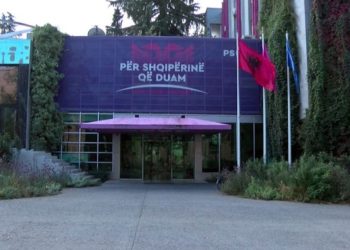 Nuk ndalen largimet/ Japin DORËHEQJEN dy kryebashkiakë të tjerë të PS. Çfarë pritet…