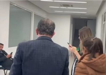 Përfundoi në listë të hapur, Shpëtim Idrizi i shkon në mesnatë në zyrë Berishës