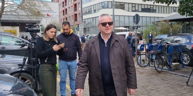 SPAK i “lan duart” me Muslim Murrizin! Ish-deputeti bën reagimin e fortë: Një prokuror më…