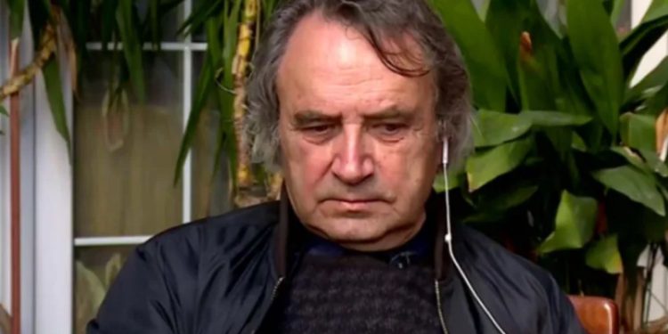 Kërkoi mbylljen e RTSH, aktori Mevlan Shanaj “godet” Agron Shehajn: Iku për skrap…