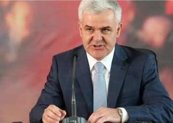 Kontrolle në zyrën e Fatmir Xhafajt dhe i sekuestruan laptopin? Vjen reagimi i fortë i ish-ministrit…
