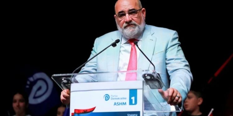 LaCivita habit: Shqipëria ka humbur më të mençurit! Votoni Sali Berishën për…