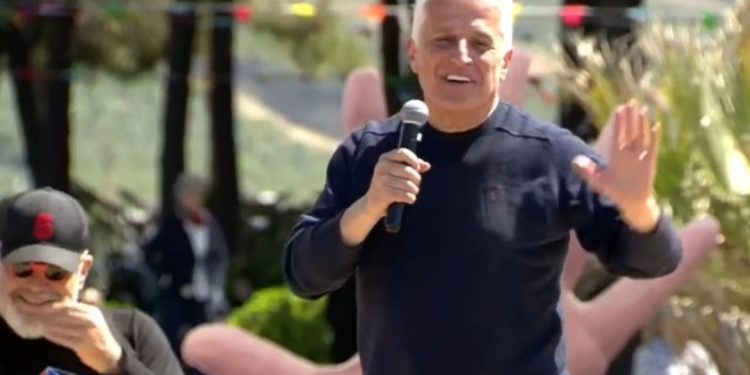 “Më kujtohet kur isha lakuriq”/ Batuta mes Ramës dhe Majkos: E kemi veshur ne…