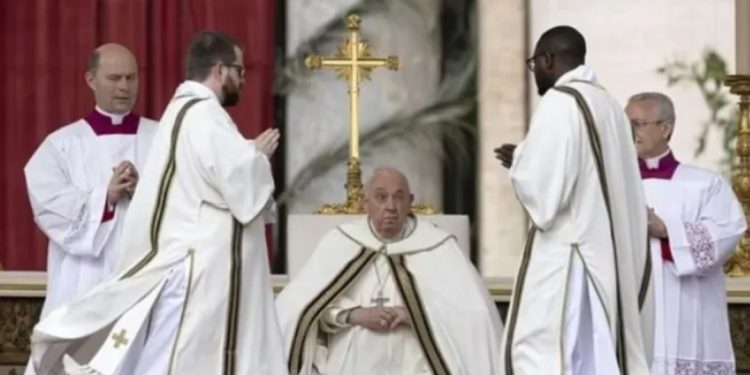 Ja kush e ka sulmuar Papa Françeskun edhe brenda Kishës