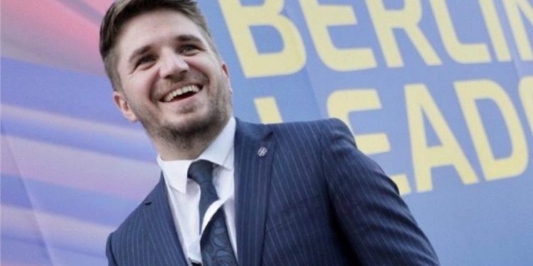 Ky është zyrtari i Ministrisë që u përplas nga makina në vijat e bardha/ EMRI-FOTO