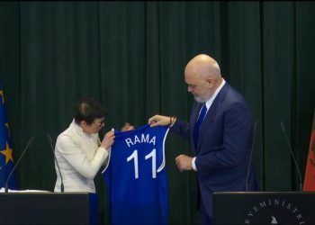 Komisionerja e BE jep lajmin e madh: Shqipëria, më pranë se kurrë BE!