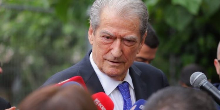 A do ta çelë Berisha seancën e parë të Kuvendit? Ja si përgjigjet kreu i PD