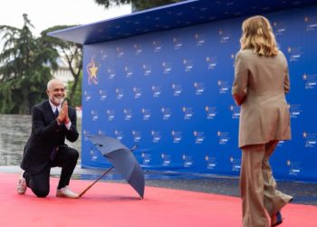 Rama iu ul në gjunjë Melonit, mediat e huaja: Elon Musk do të jetë bërë xheloz…