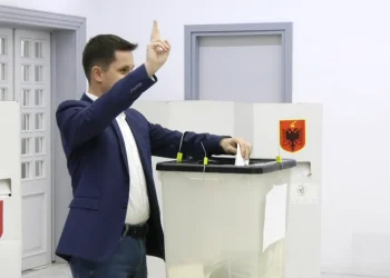 Alimehmeti do që ta fitojë mandatin në tavolinë, zbulohet kërkesa e PD…