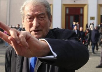 “Takim urgjent!”/ Humbja katastrofë, Berisha befason me lëvizjen e fundit