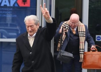 Berisha të japë dorëheqjen? Gjokutaj jep këtë përgjigje…