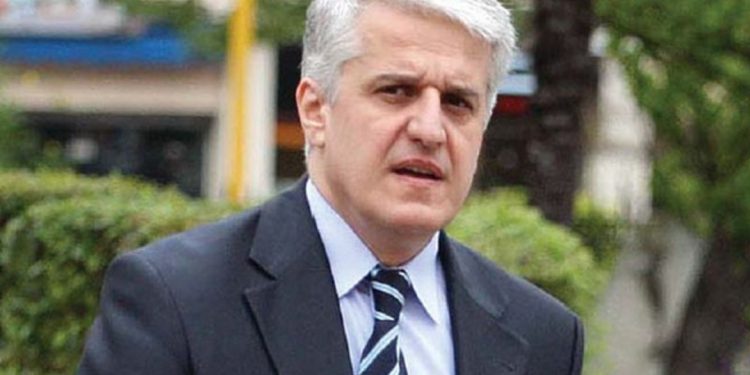 Ndarja nga jeta e ish-kryeministrit/ Reagon i trishtuar Paneli Majko: Një…