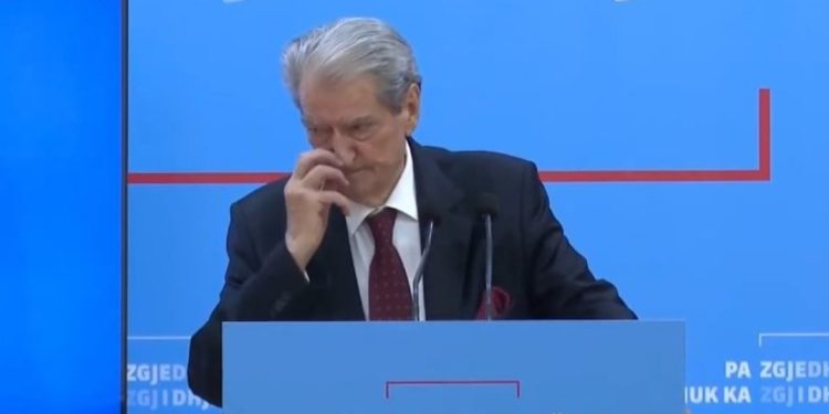 Avokati: PD drejt vetëshkatërrimit, kjo barsaleta me trenin bullgar vetëm…