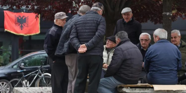 Ndryshon skema! Të moshuarit që dalin në pension pas 1 janarit 2025 përfitojnë…
