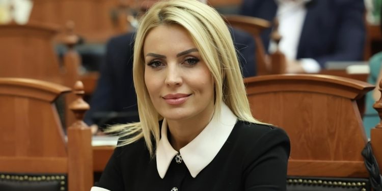 12 vite si deputete, Gjylameti: Sot nuk largohem, por thjesht i hap…