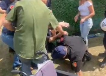 “Mos më kap me dorë se ta mbështjell”/ Boçi dhe Spahia përleshen me policinë në Theth!