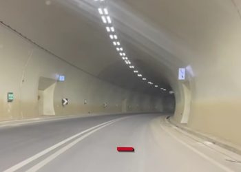 VIDEOLAJM/ Si duket tuneli Qukës-Qafë Plloçë, punimet drejt përfundimit