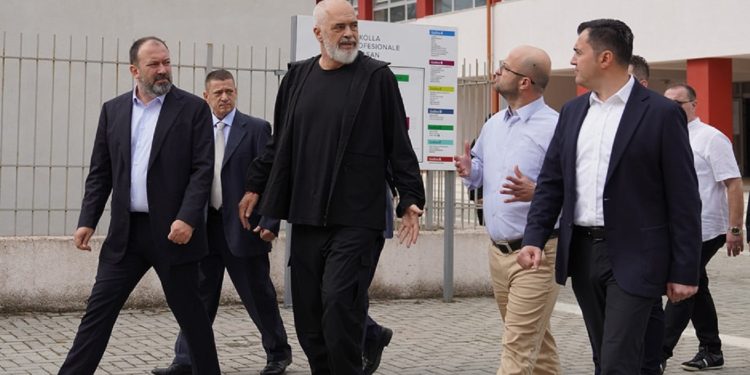 Emërohen administratorët e rinj, 18 poste të reja pas urdhrit të Ramës në qytetin…