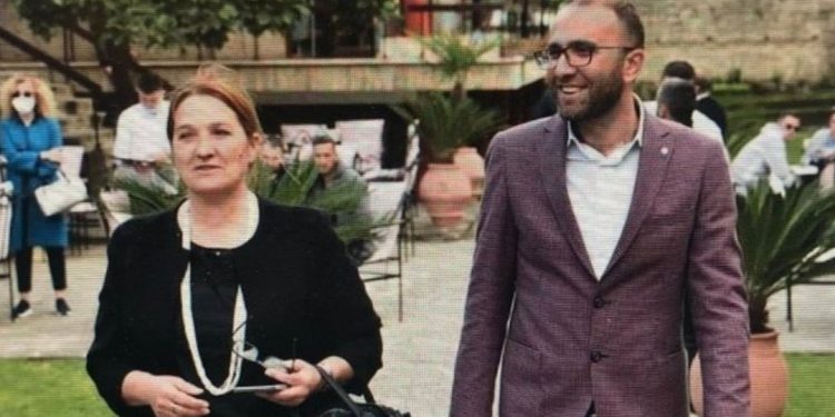 Flutura Açka shpërthen ndaj Gaz Bardhit: Një fashist! Na e shante Berishën në sy…