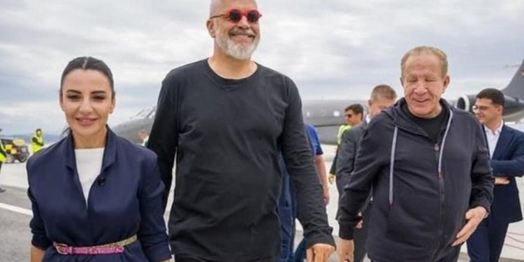Po i bëjnë presion për t’i marrë aeroportin e Vlorës? Reagon Behgjet Pacolli