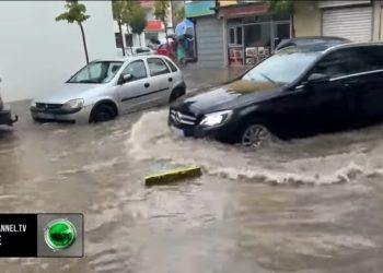 Stuhia dhe shirat e dendur, niveli i ujit arrin deri në 50 cm në qytetin…