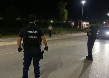 Policia “blindon” hyrje-daljet e këtij qyteti, ç’po ndodh të enjten në mbrëmje…