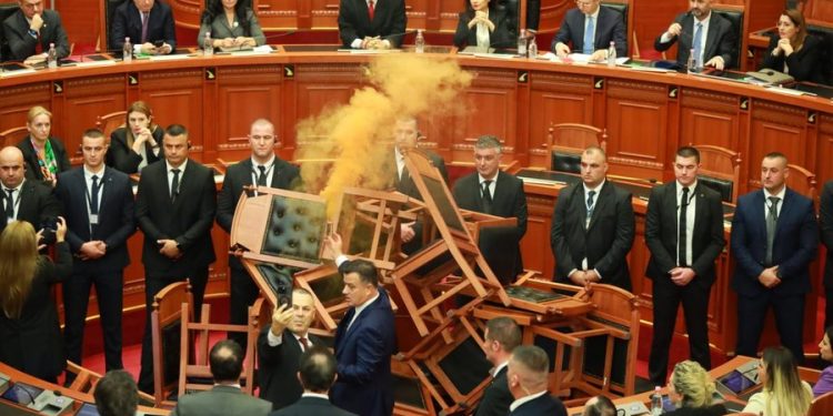Opozita drejt ndarjes në 3 grupe/ “Truku” i Berishës për të “vjedhur” më shumë…