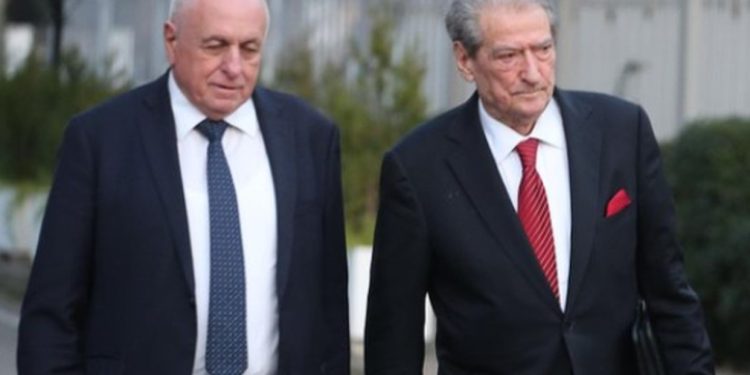 Tritan Shehu i del kundër “urdhrit” të Berishës/ Çfarë bëri deputeti demokrat…