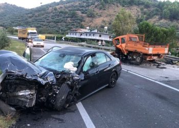 LAJM I FUNDIT/ Aksident tragjik! Një i vdekur dhe një i plagosur rëndë në autostradën…