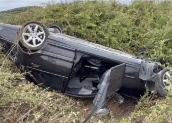 LAJM I FUNDIT/ Makina përfundon në kanal, aksident i frikshëm në autostradën…