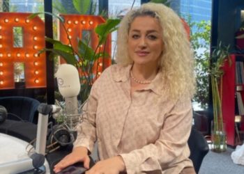 Me 800 mijë lekë rrogë quhesh i varfër?! Plas debati në studio, pedagogia: Nuk është…