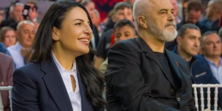 Balluku pasardhëse për Kryeministre? Gazetari: Ka marrë shumë pushtet, është i frikshëm…
