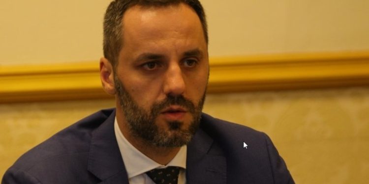 Reagimi që iu bë viral, kush është dibrani i ri që Rama e befasoi me “postin” e ministrit