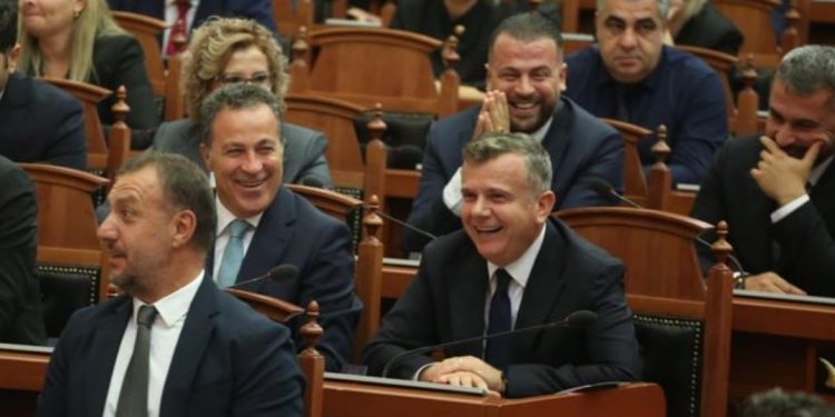 PS ndryshon Rregulloren e Kuvendit dhe ndarjen e komisioneve! Çfarë pritet të…