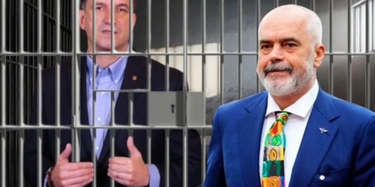 Rama i detyroi të shkarkonin Veliajn, këshilltarët e “gjejnë” fajin te gazetarët (Ç’NDODHI PAS MBLEDHJES)