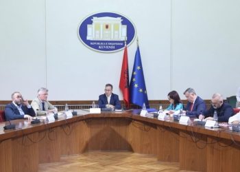 Niko Peleshi vihet në LËVIZJE për strukturën e re të Kuvendit, thërret socialistë e demokratë