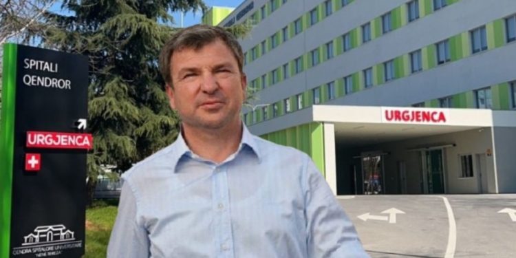 Prej ditësh në spital/ Zhvillim i Fundit: Ja si është gjendja shëndetësore e Vangjush Dakos…