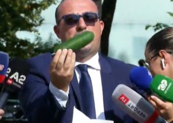Me kastravecin në dorë, befason Saimir Korreshi: Ja kam sjellë ministres…
