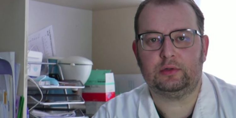 Mjeku shqiptar pranohet në një nga qendrat më të mira të SHBA-së