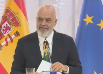“Shqipëria, po guxon shumë!”/ Kryeministri Rama: Jemi i vetmi vend në botë, së shpejti prisni…